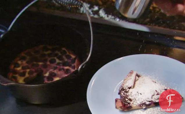 Clafouti cu cireșe la cuptor olandez