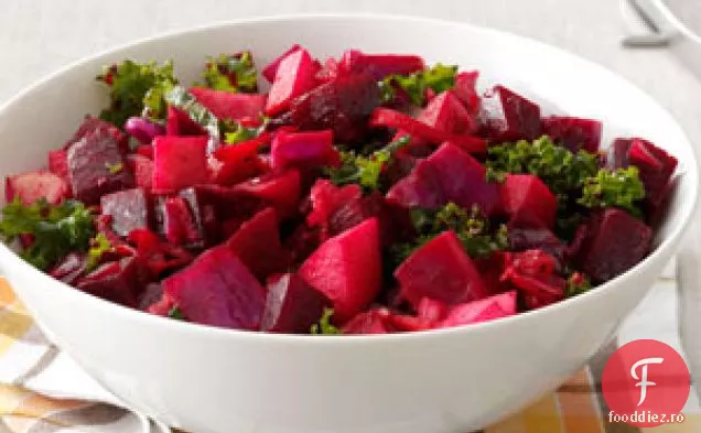 Salată de sfeclă roșie rubin și mere
