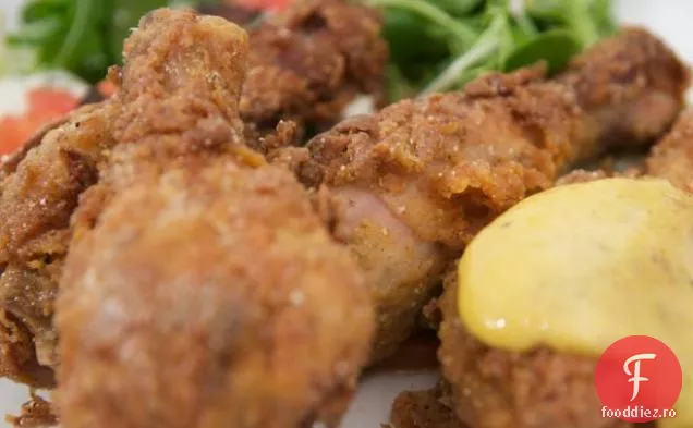 Pui prajit cu porumb albastru cu aioli cu otet de malt