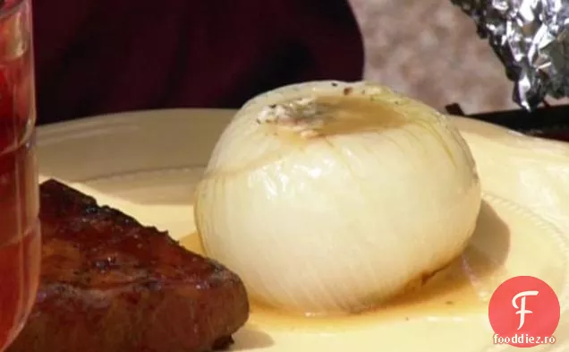 Ceapa Vidalia la gratar cu unt de Bacon