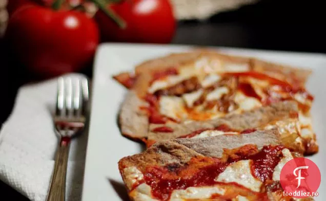 Pizza De Pui La Grătar Cu Ceapă Caramelizată