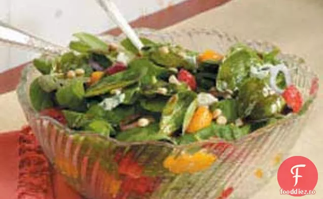 Salată de spanac cu brânză albastră