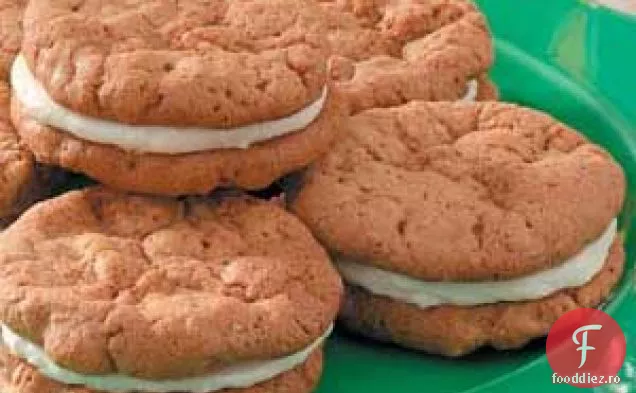 Biscuiti cu sandvici cu fulgi de ovaz
