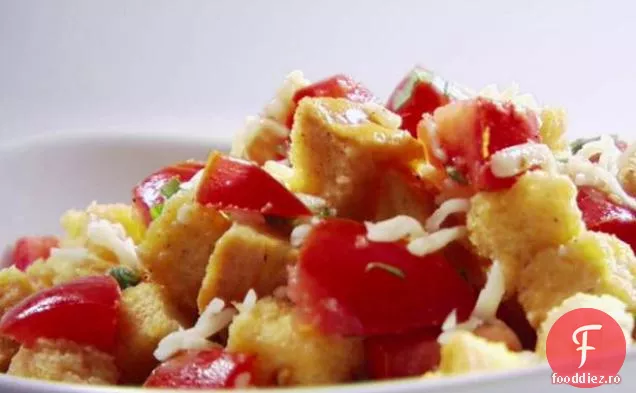 Salată de roșii și pâine