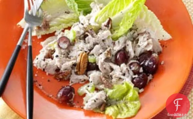Salată groasă de pui cu struguri și nuci pecan