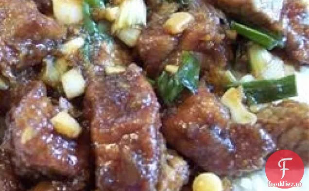 Carne de vită mongolă și ceapă de primăvară