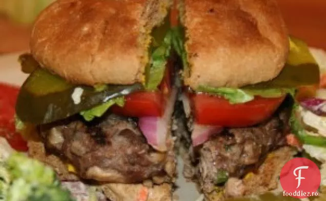 Burger De Bizon Cu Ciuperci Și Ceapă