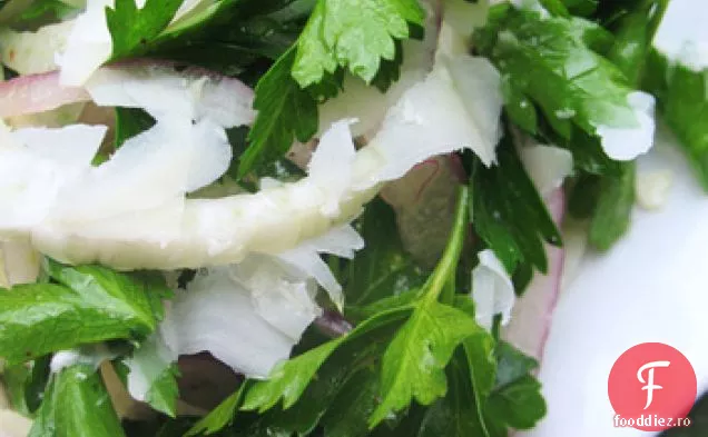 Salată De Pătrunjel, Ceapă Roșie Și Fenicul