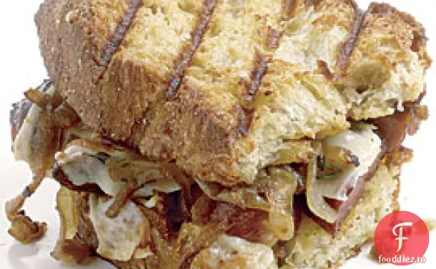 Ceapă Caramelizată, Gruy Pcroyre Și Panini De Cârnați