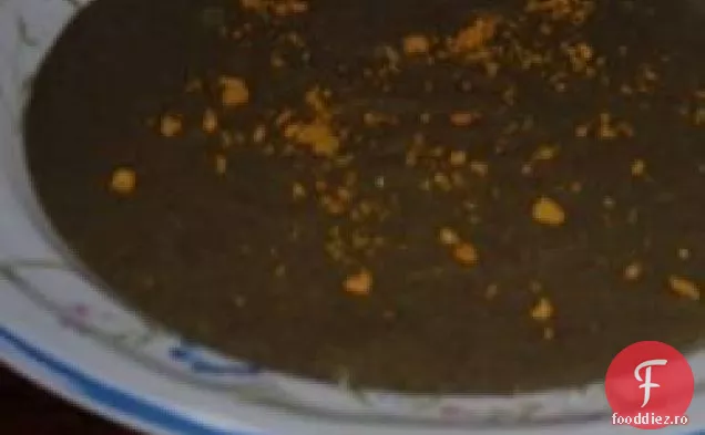 Supă de fasole neagră cu nucă de cocos tropicală
