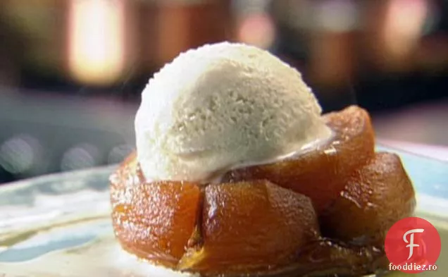 Deep-Dish Tarte Tatin cu mere