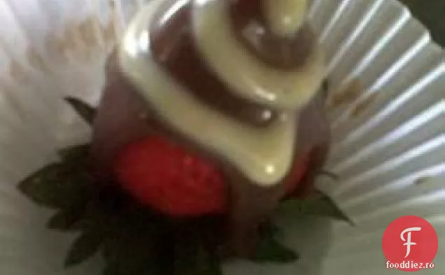 Căpșuni de ciocolată infuzată cu lichior