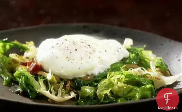 Salată de slănină și ouă