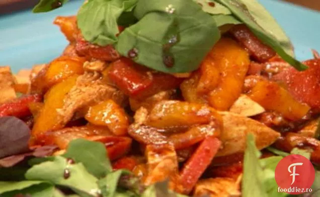 Salată de șuncă de țară cu mozzarella proaspătă și vinaigretă de balsamic-melasă