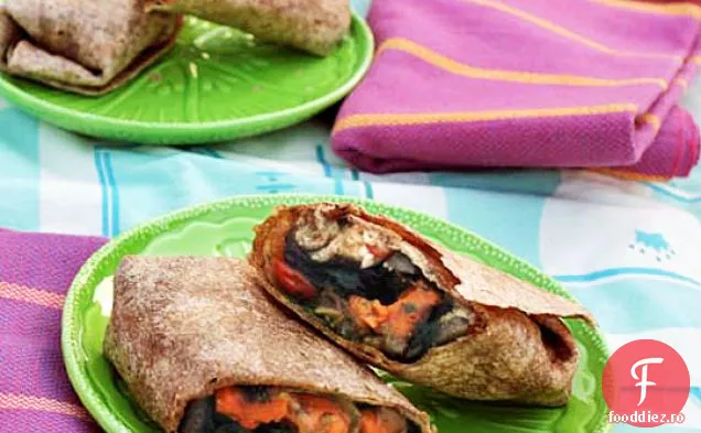 Învelișuri De Cartofi Dulci Prăjiți Cu Ceapă Caramelizată Și Pesto