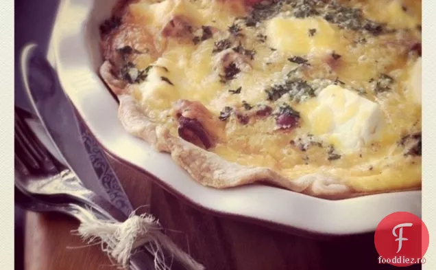 Cremă De Brânză, Ceapă Caramelizată Și Quiche De Slănină