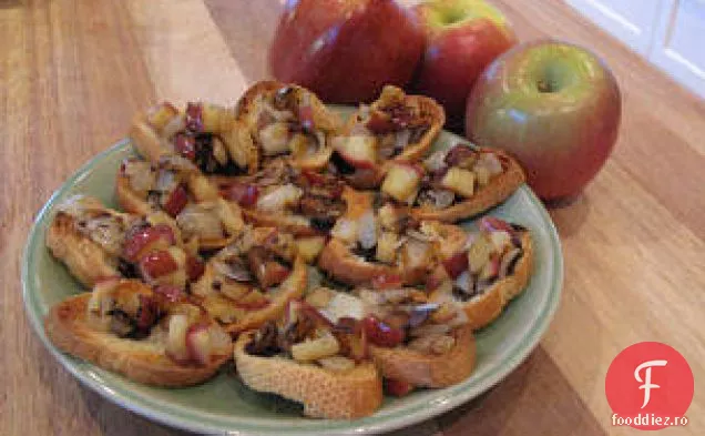 Crostini De Ceapă Și Mere Caramelizate