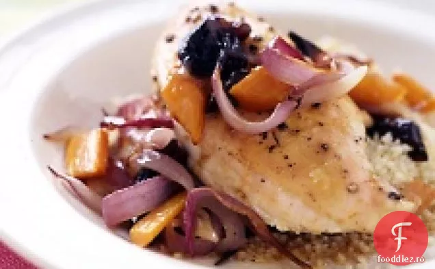 Piept De Pui Prăjit Cu Morcovi Și Ceapă