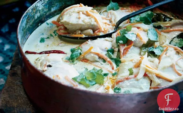 Tocană de Curry de nucă de cocos Mahimahi cu morcovi și fenicul