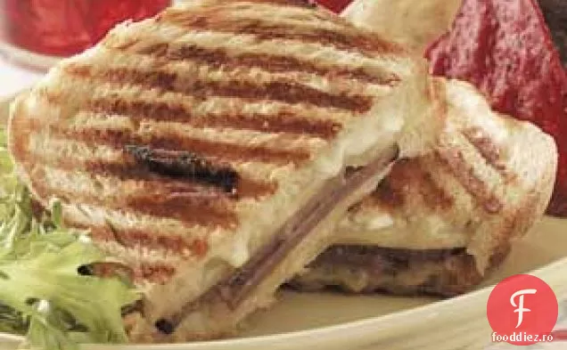 Panini de vită cu dublu brânză