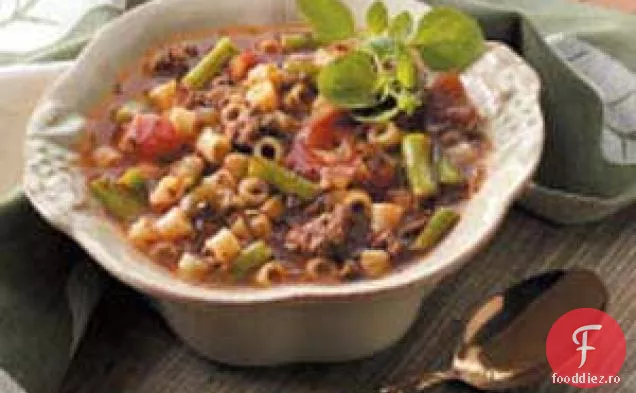 Supă de legume copioasă cu hamburger