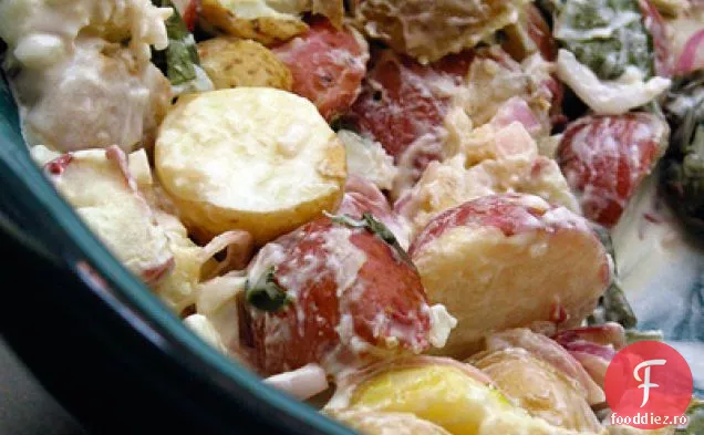 Salată Mixtă De Cartofi Noi Cu Busuioc Dulce Și Șalotă