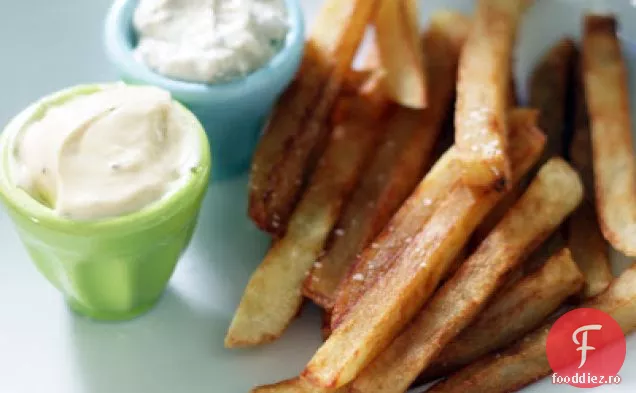 Pommes Frites Cu Două Sosuri De Scufundare