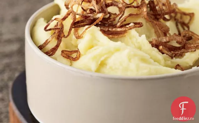 Piure de cartofi cu șalotă crocantă
