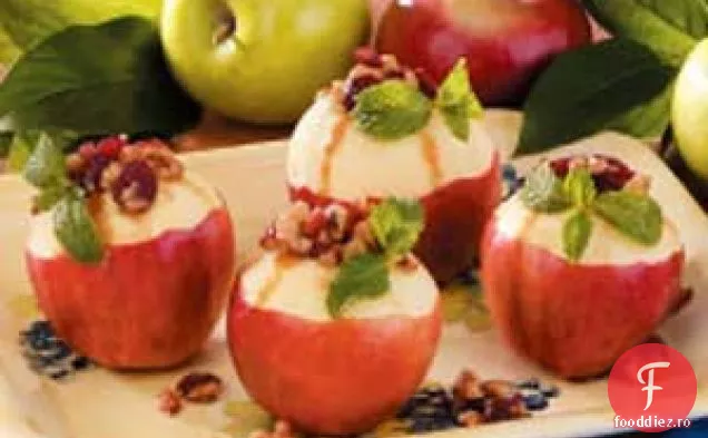 Mere umplute cu fructe de pădure