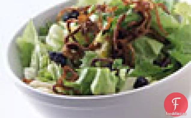Salată de Escarole cu șalotă prăjită și prune uscate