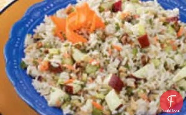 Salată de orez cu nuci