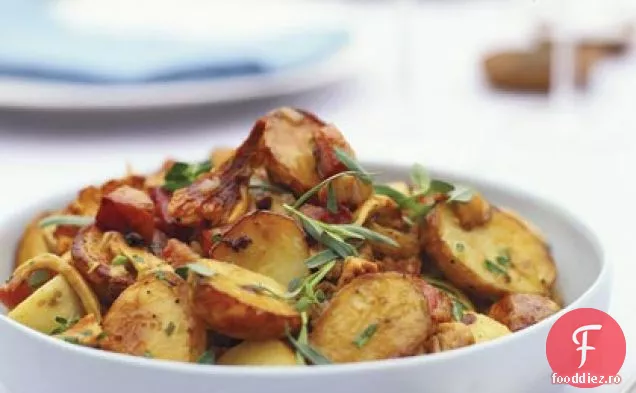 Chanterelle-salată de cartofi cu Pancetta, șalotă și cimbru