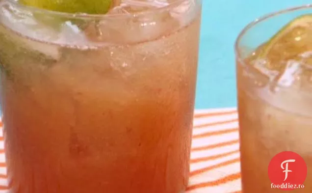 Cocktail de tequila alb cu piersici-argintie