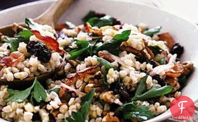 Salată de boabe de grâu cu slănină