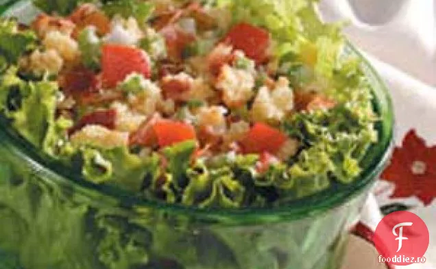 Salată de pâine de porumb pentru doi