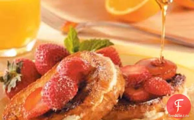 Pâine prăjită franceză Cheesecake cu căpșuni