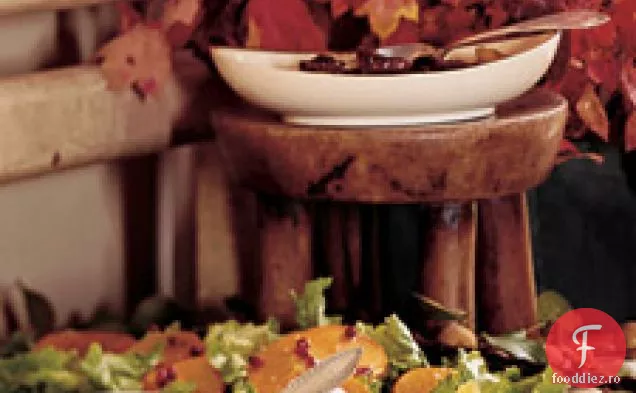 Escarole cu Persimmons, semințe de rodie și șalotă de lămâie