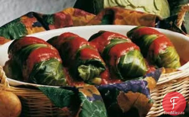 Rulouri de varză umplute cu carne de vită