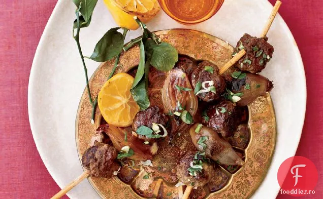 Kebab de miel măcinat și șalotă cu melasă de rodie