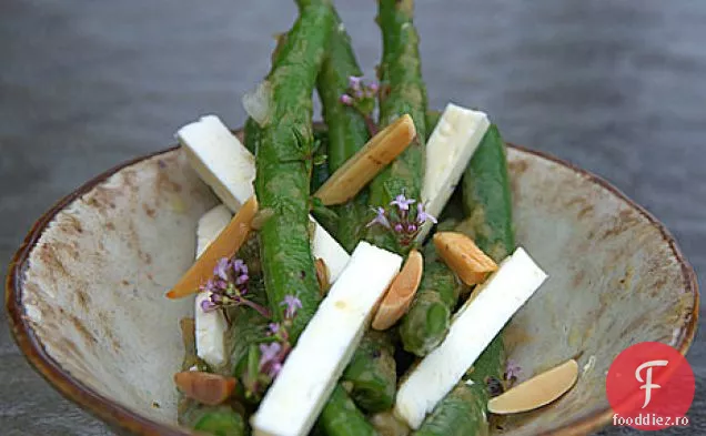 Salată De Fasole Verde Și Feta Într-O Vinetă De Șalotă