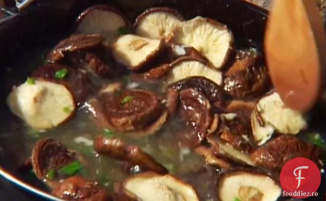 Supă copioasă cu ciuperci Shiitake și miso