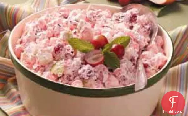 Salată cremoasă de mere cu afine