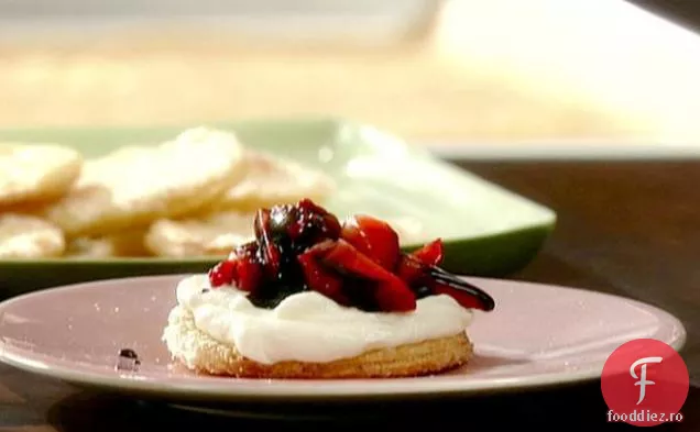 Mini Tarte Mascarpone cu Capsuni