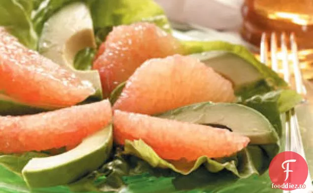 Salata de avocado si grapefruit
