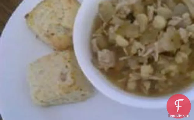 Posole la gătirea lentă cu carne de porc și pui