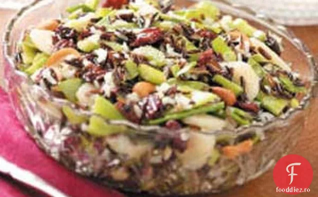 Salată de orez sălbatic cu cireșe