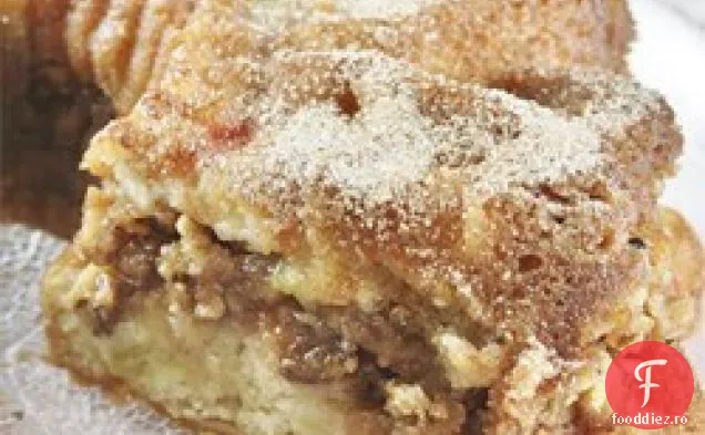 Tort cu cafea cu rubarbă umplută