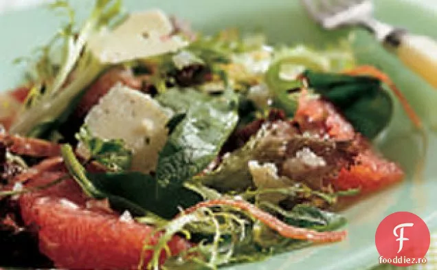 Verdeață De Primăvară Cu Soppressata Și Grapefruit