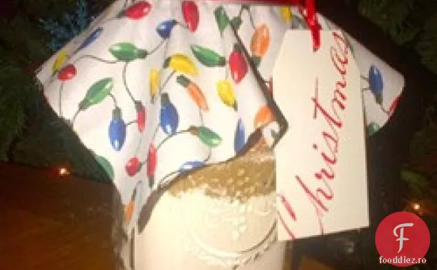 Amestecul de biscuiti de ciocolata intr-un borcan