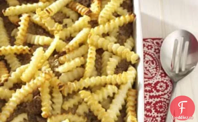 Caserolă cu cheeseburger și cartofi prăjiți